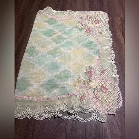 Floral Embroidered Long Sleeve Women’s Dress in Soft Yellow-Green - Picture 14 of 16